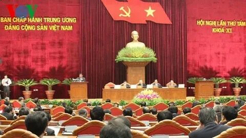 Leo núi trượt chân, bản thân thoát nạn nhưng lại làm chết 3 người bên cạnh